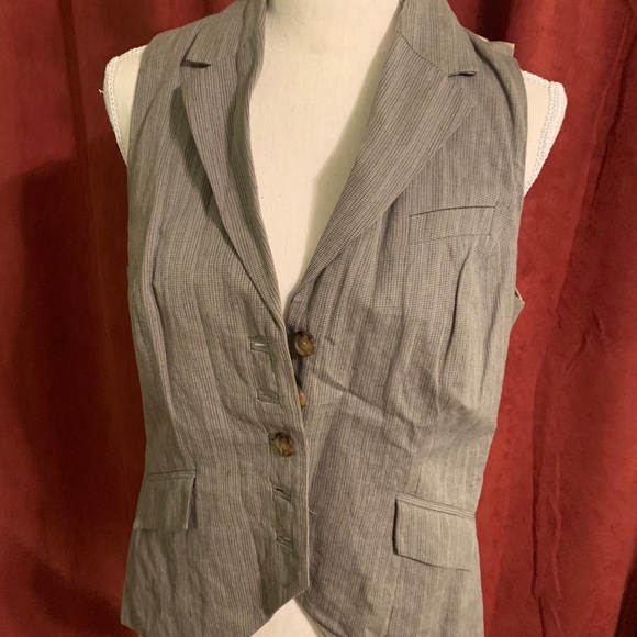 Vest - Picture 1 of 4